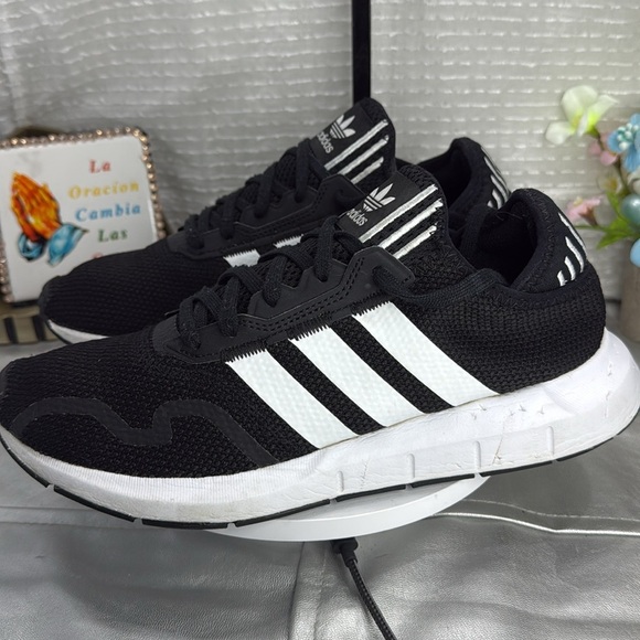 (C) Adidas SWIFT RUN X FY2110 Men's Running Shoes, Black/White, Size 9 - Picture 4 of 13